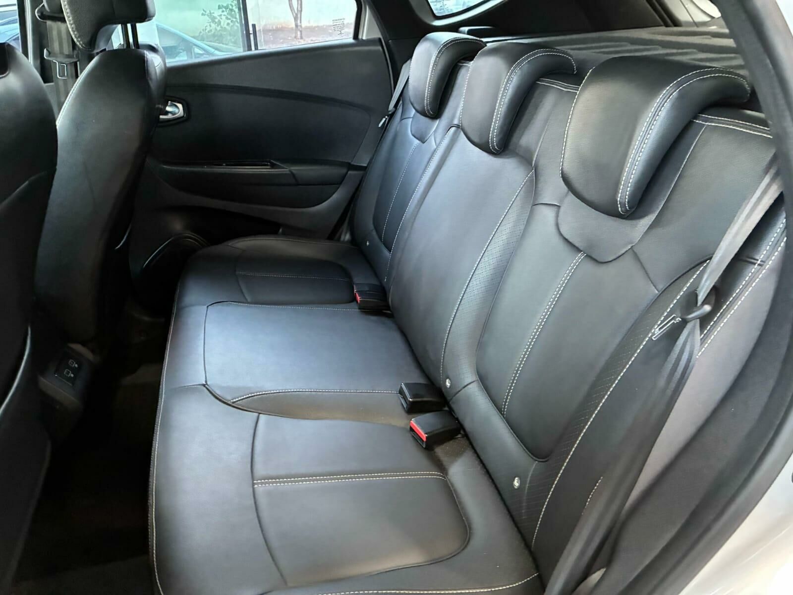 Imagem do veículo  RENAULT CAPTUR INTENSE